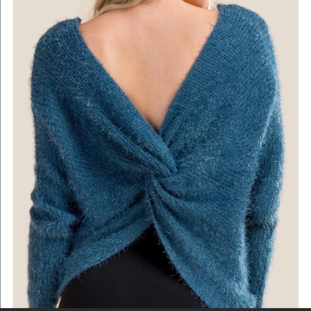 NWOT Francesca’s Sweater